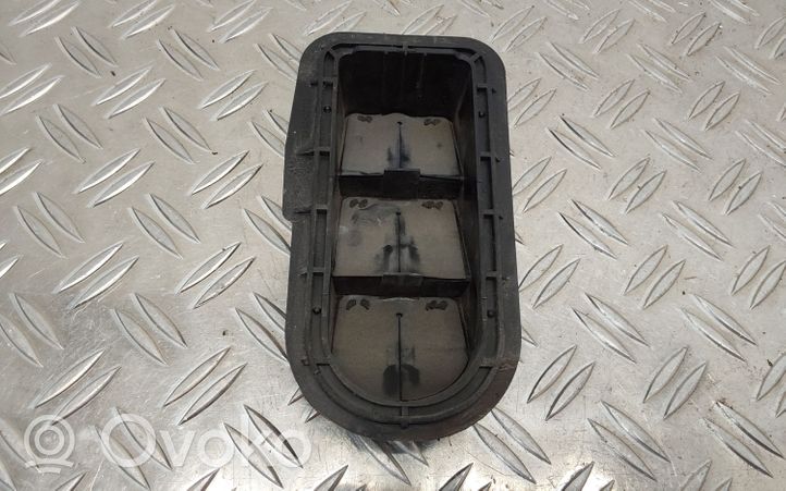 Toyota Yaris Évent de pression de quart de panneau 629300D010