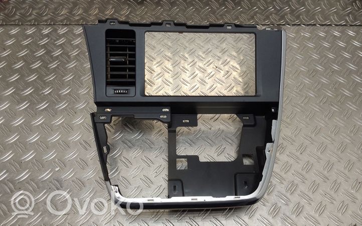 Toyota Sienna XL30 III Griglia di ventilazione centrale cruscotto 5541208060