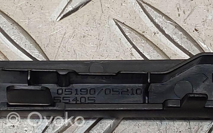 Toyota Avensis T270 Cadre, panneau d'unité radio / GPS 5540505190