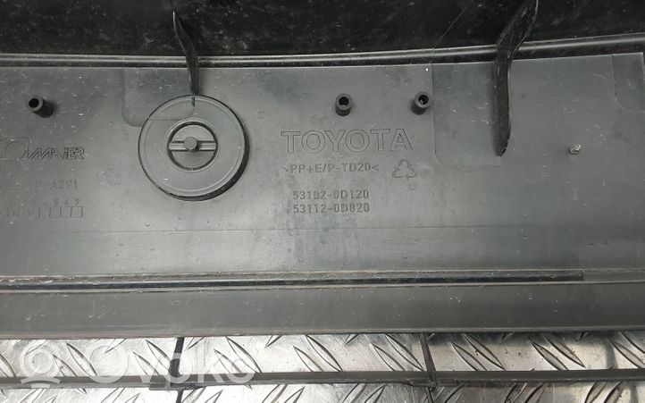 Toyota Yaris Kratka dolna zderzaka przedniego 531020D120