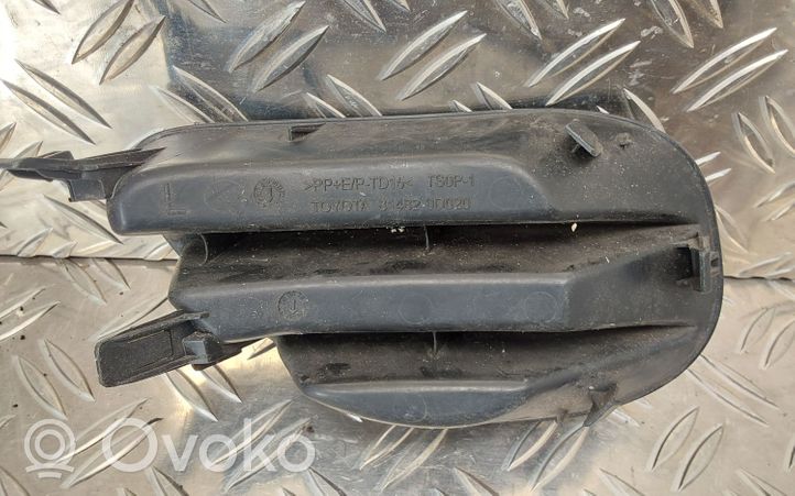 Toyota Yaris Priešrūkinio žibinto apdaila/ grotelės 814820D020