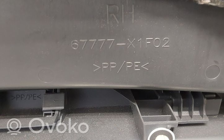 Toyota Verso Apmušimas priekinių durų (obšifke) 67777X1F02