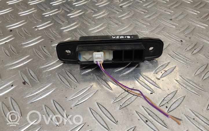 Toyota Verso Przełącznik / Przycisk otwierania klapy bagażnika 