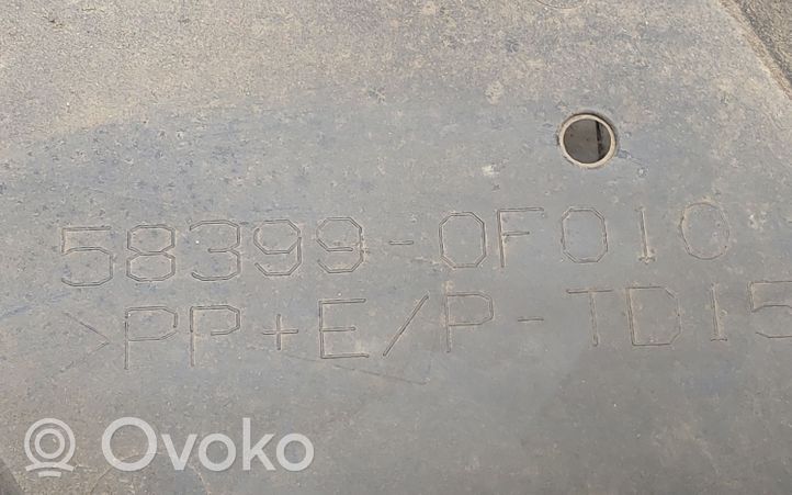 Toyota Verso Osłona tylna podwozia pod zderzak 583990F010