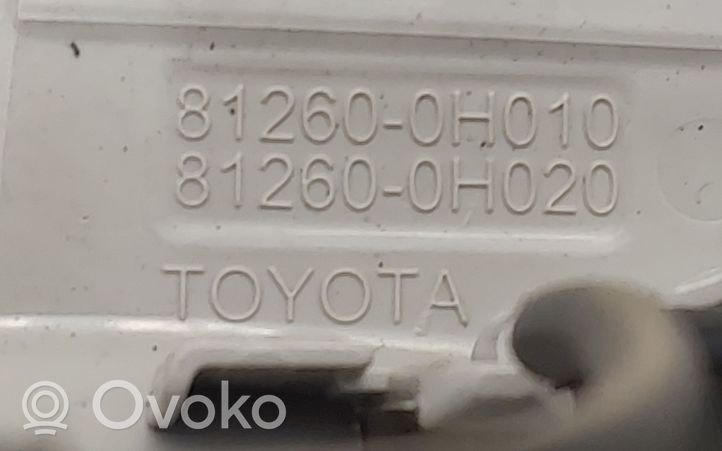 Toyota Aygo AB40 Priekinių vietų apšvietimo žibintas 812600H010