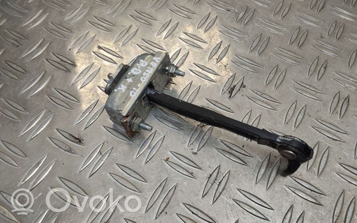 Toyota Verso Ogranicznik drzwi przednich 686100F010