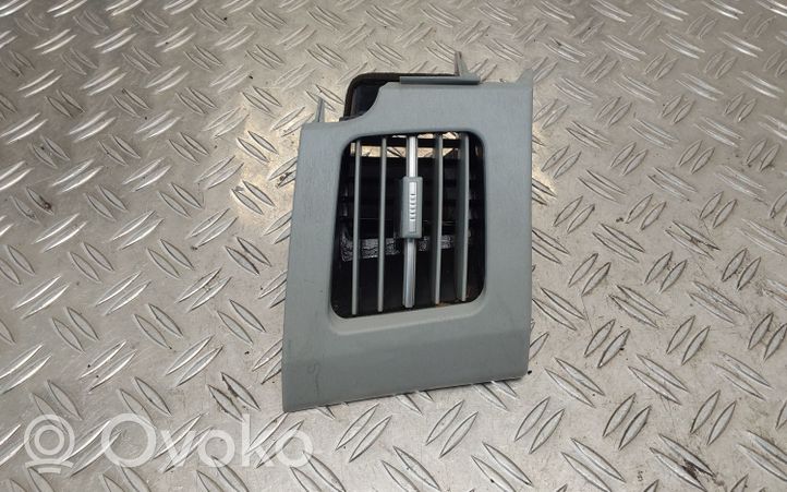 Toyota Prius (XW30) Garniture, panneau de grille d'aération latérale 5568647020