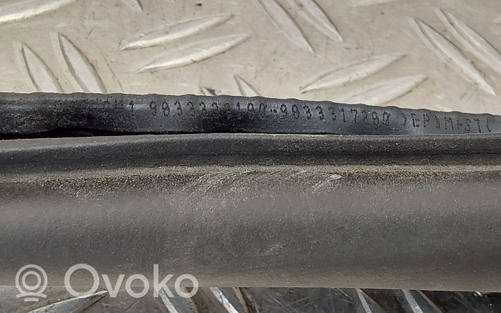 Citroen C4 III e-C4 Joint d'étanchéité en caoutchouc pour porte arrière 9833333180