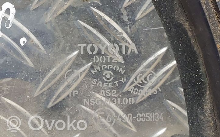 Toyota Corolla E120 E130 Mažasis "A" galinių durų stiklas 43R005834