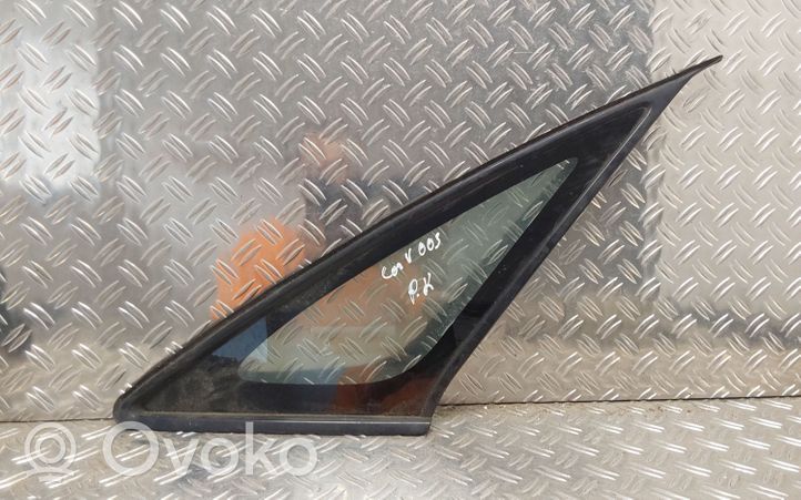 Toyota Corolla Verso E121 Finestrino/vetro triangolo anteriore 43R00033