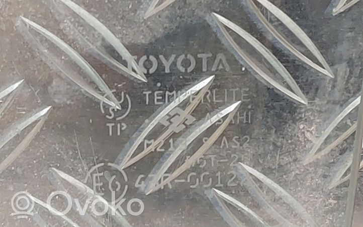 Toyota Corolla E120 E130 Szyba drzwi tylnych 43R00122