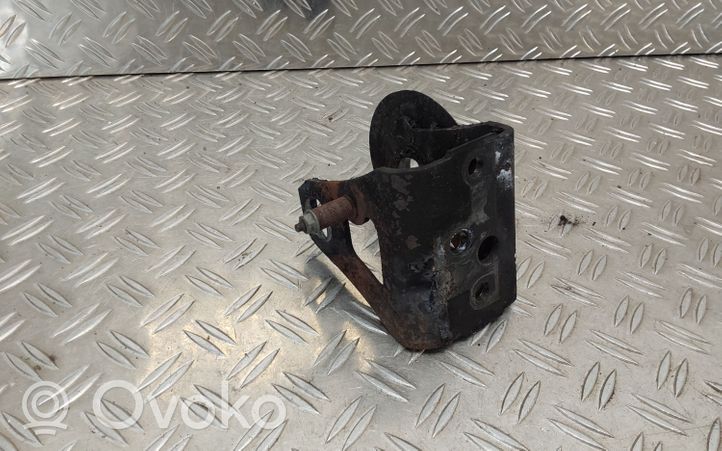 Toyota RAV 4 (XA40) Supporto di montaggio scatola del cambio 