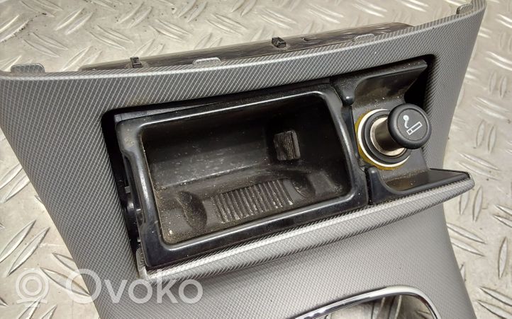Toyota Avensis T250 Consola de plástico de la palanca de cambios 8528