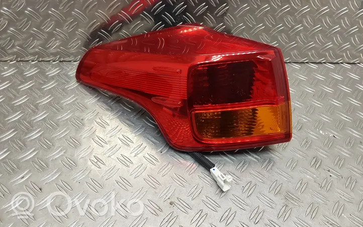 Toyota RAV 4 (XA40) Lampa tylna 