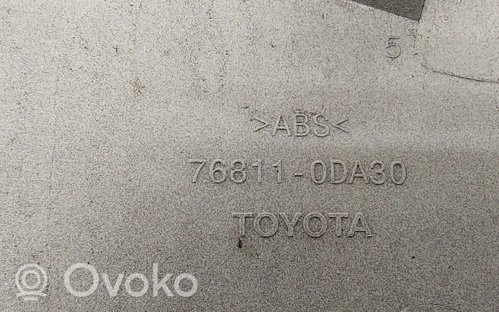 Toyota Yaris Éclairage de plaque d'immatriculation 768110DA30