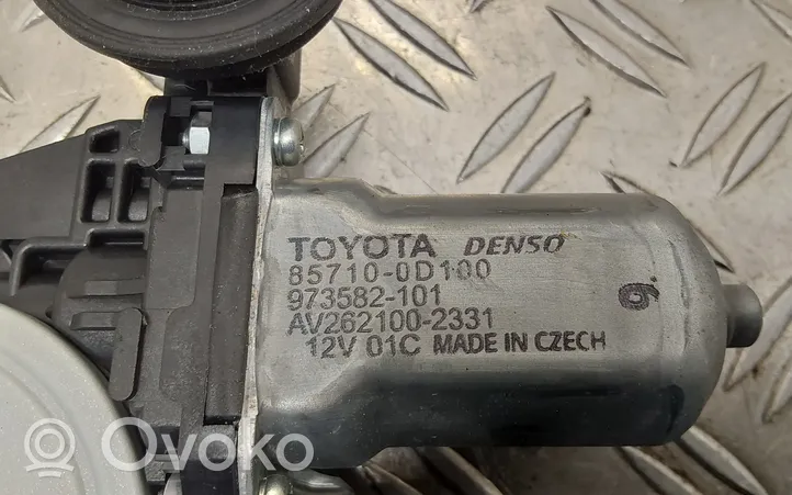 Toyota Yaris Takaoven ikkunan nostin moottorilla 857100D100