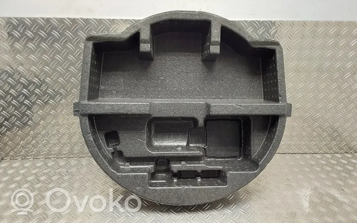 Toyota Yaris Schowek bagażnika 649930D010