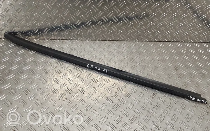 Toyota Yaris Verso Front door glass trim molding 