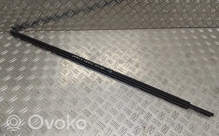 Toyota Corolla Verso E121 Etuoven lasin muotolista 