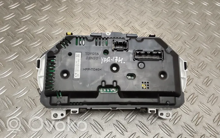 Toyota Yaris Spidometrs (instrumentu panelī) 838000UC90