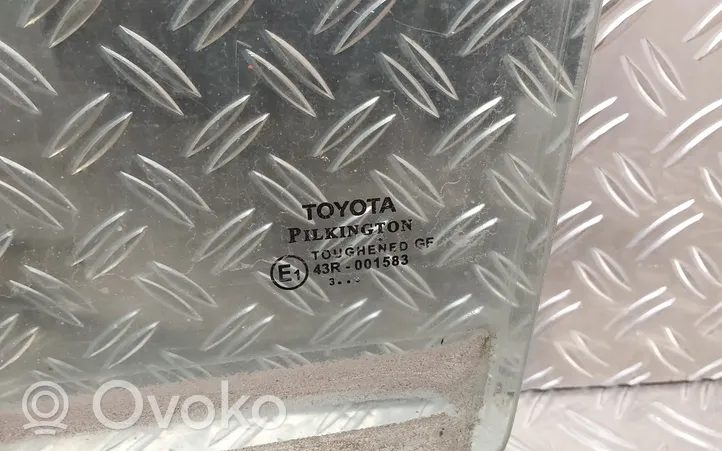 Toyota Auris E180 Szyba drzwi tylnych 