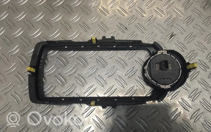 Toyota Yaris Radio/GPS head unit trim 864510D030