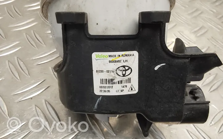 Toyota Auris E180 Światło przeciwmgłowe przednie 8122002110