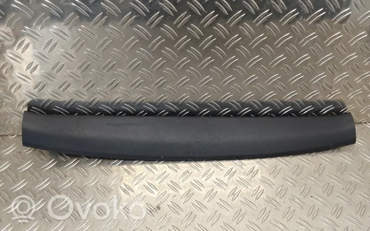 Toyota RAV 4 (XA40) Отделка задней крышки 6793942040