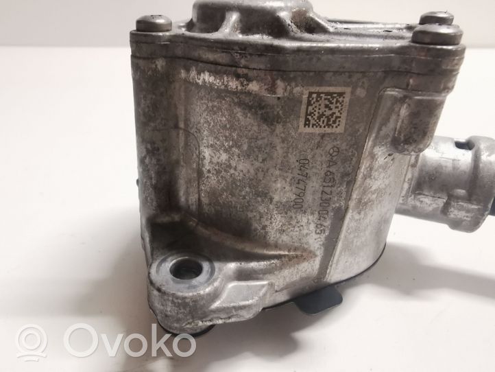 Mercedes-Benz C W205 Alipainepumppu A6512300465