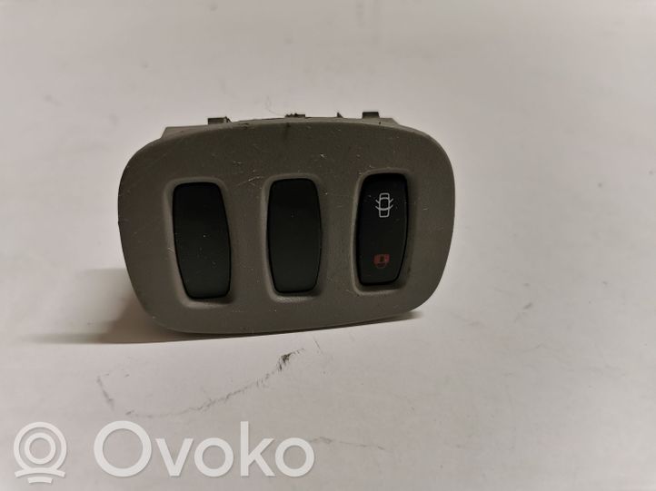 Opel Vivaro Central locking switch button, 10.00 € | RRR
