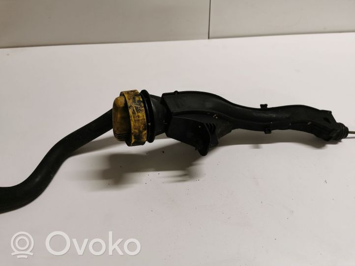 Opel Vivaro Oil fill pipe 8200612919