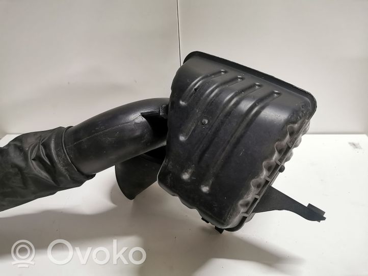 Opel Antara Część rury dolotu powietrza 96831982