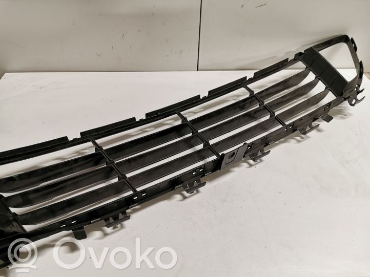 7383353 BMW X1 F48 F49 Front bumper lower grill, 70.00 € | RRR 