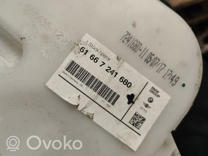 BMW 3 F30 F35 F31 Zbiornik płynu do spryskiwaczy szyby przedniej / czołowej 7241680