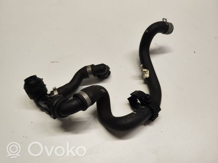 BMW 5 G30 G31 Engine coolant pipe/hose 8518749