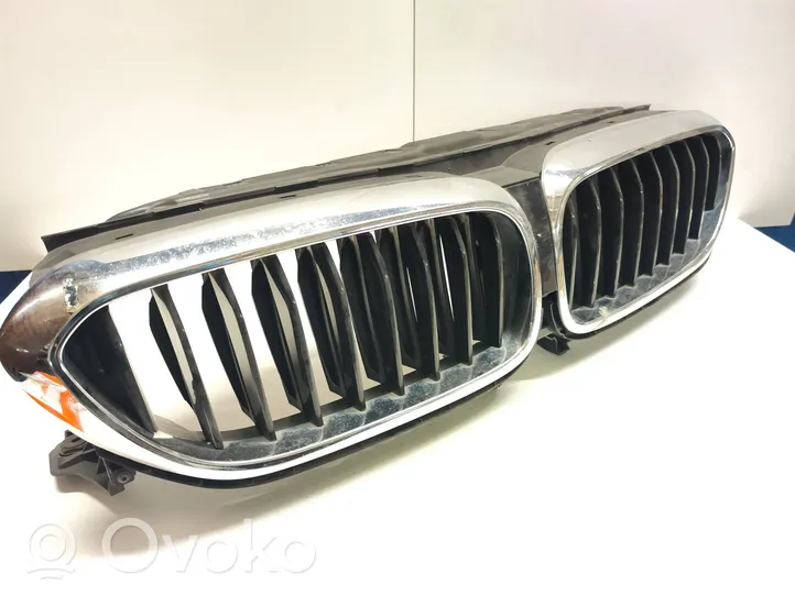 BMW 3 G20 G21 Griglia superiore del radiatore paraurti anteriore 7497279