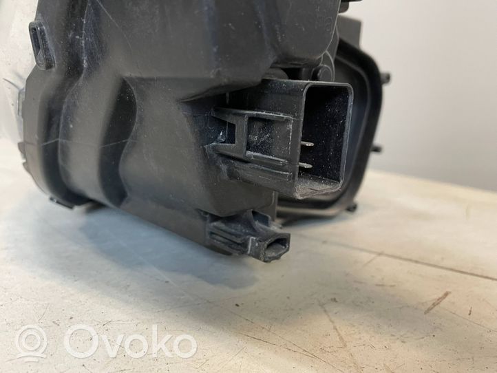 Volvo V40 Phare frontale 31677018