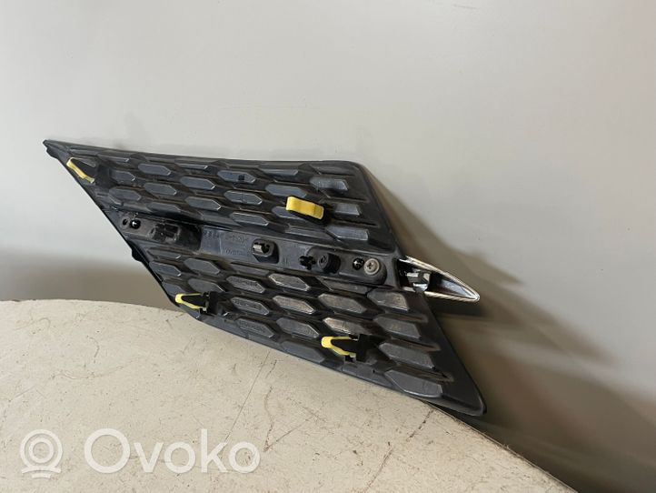 Toyota RAV 4 (XA40) Front bumper upper radiator grill 5310642010