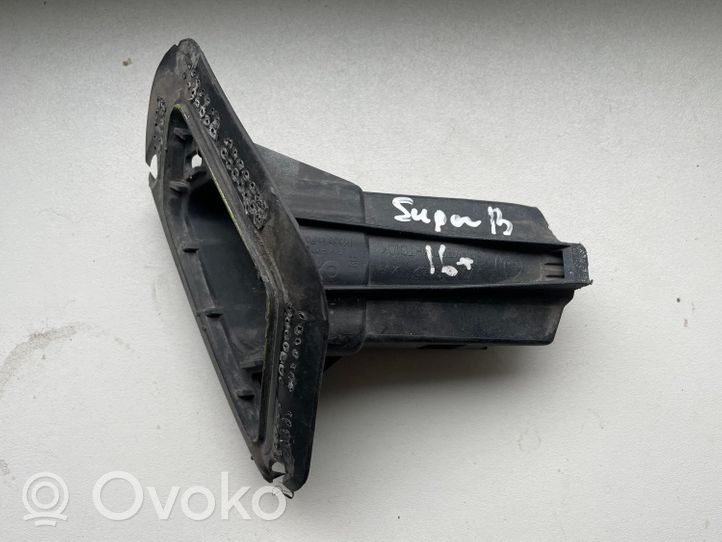 Skoda Superb B8 (3V) Scheinwerfer Waschdüsen Halter 3V0807942