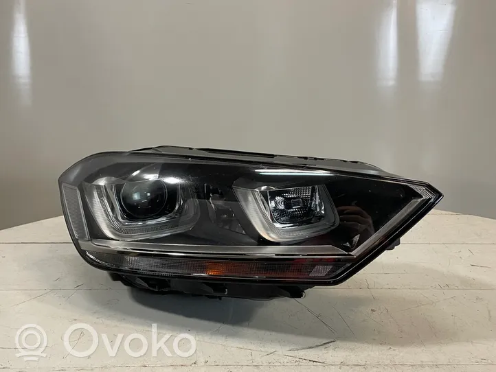 Volkswagen Golf Sportsvan Lampa przednia 517941034B