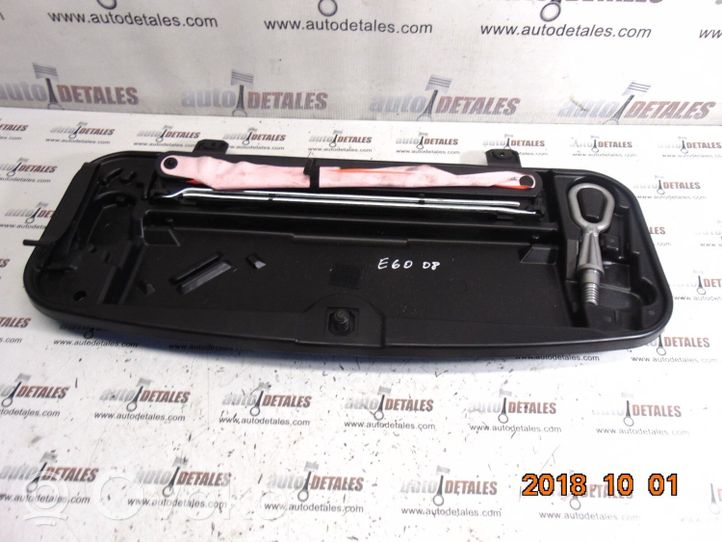 BMW 5 E60 E61 Cassetta degli attrezzi 6761420