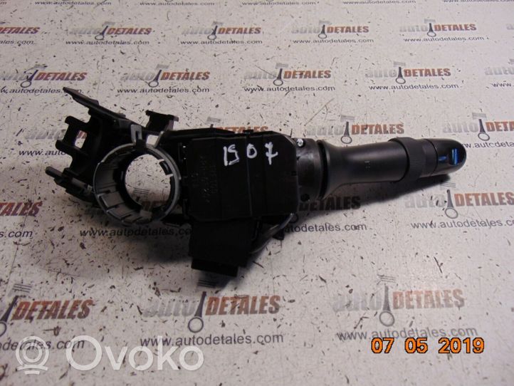 Lexus IS 220D-250-350 Suuntavilkun vipu 4211017F219