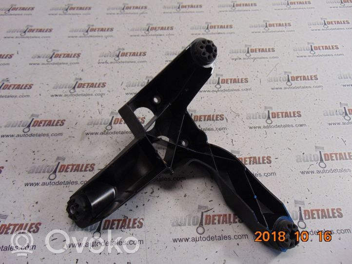 BMW 2 F46 Supporto pompa ABS 6851604