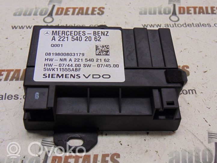 Mercedes-Benz GL X164 Unité de commande / module de pompe à carburant A2215402062