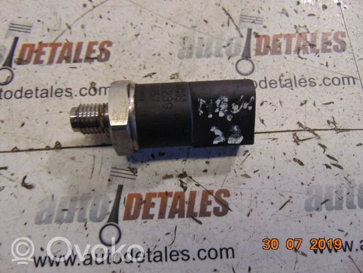 Mercedes-Benz E W210 Capteur de pression de carburant A0041531528