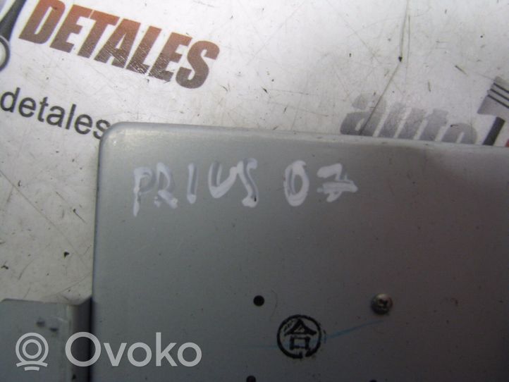 Toyota Prius (XW20) Pystyantennivahvistin 8686047060