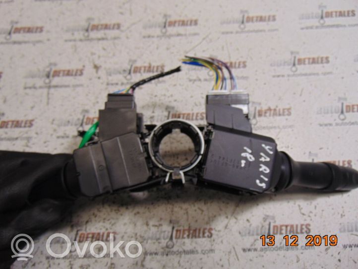 Toyota Yaris Leva/interruttore dell’indicatore di direzione e tergicristallo 0D30017F938