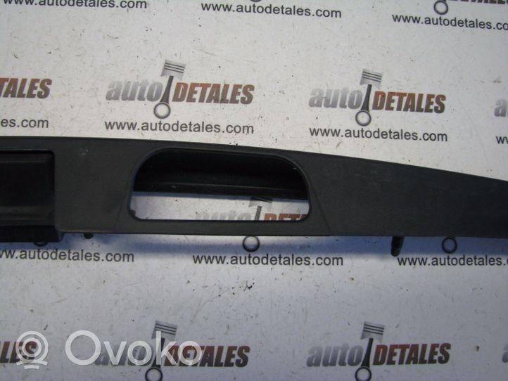 Toyota Yaris Barra luminosa targa del portellone del bagagliaio 768010D170