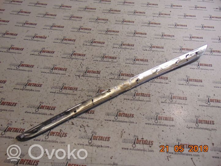 Mercedes-Benz GL X164 Baguette moulure de porte arrière A1647302322