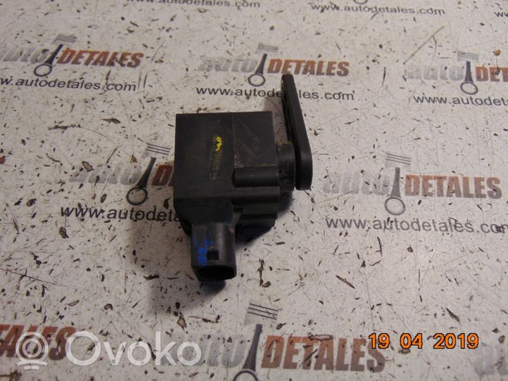 Mercedes-Benz E W211 Sensore di livello faro/fanale A0105427717